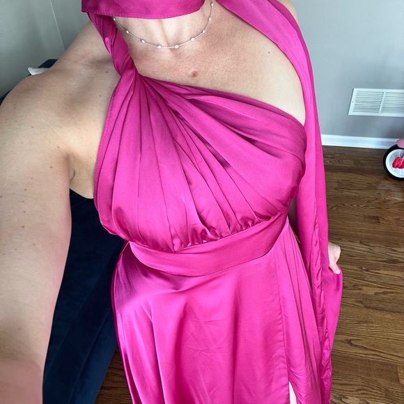 Elegant Fuchsia Evening Gown - Picture 12 of 12